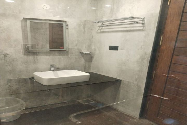 Room 20 of 37