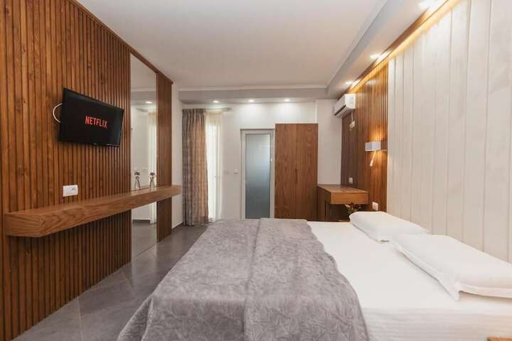 Room 55 of 191