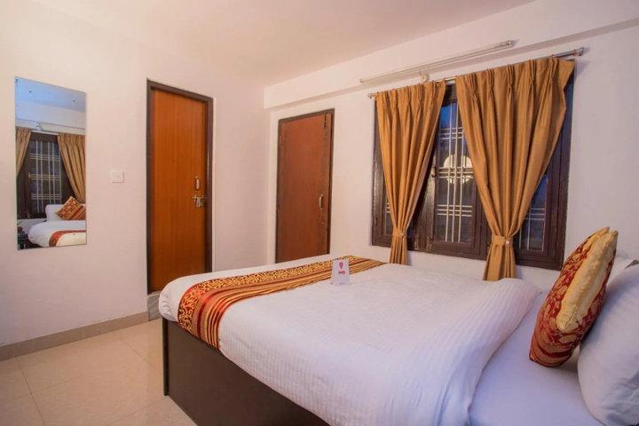 Room 2 of 18