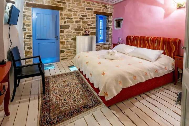 Room 10 of 52