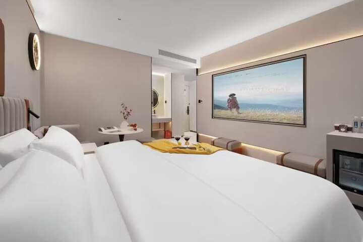 Room 16 of 29