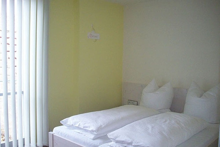 Room 10 of 44