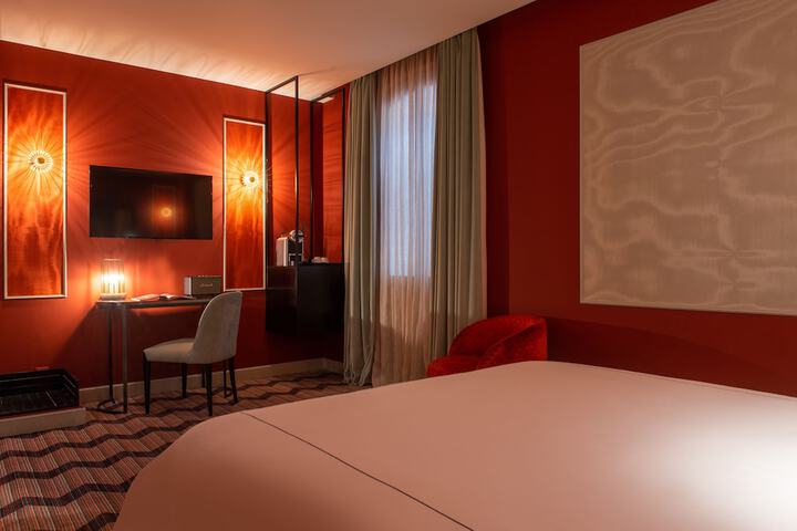 Room 16 of 47