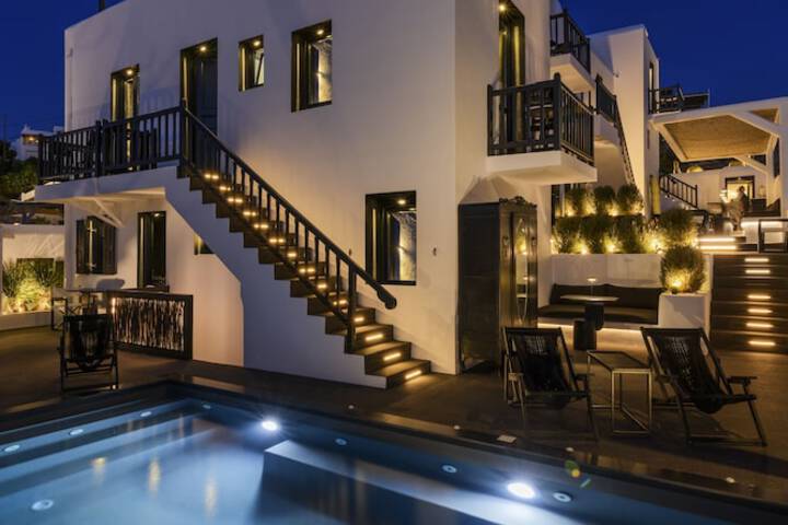 She Mykonos Boutique Hotel