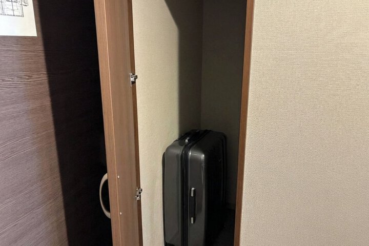Room 36 of 97