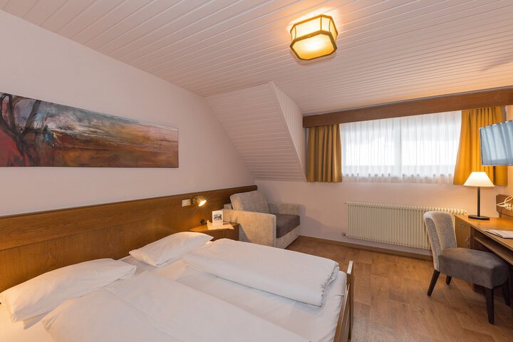 Room 20 of 38