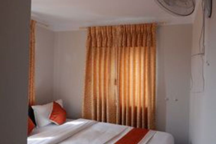 Room 15 of 33