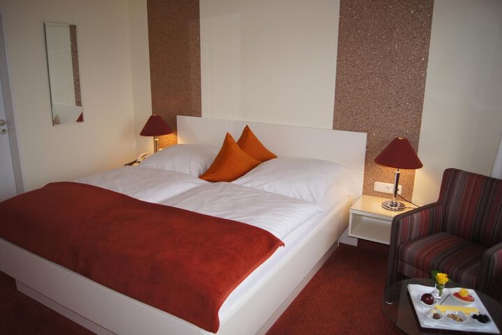 Room 8 of 45