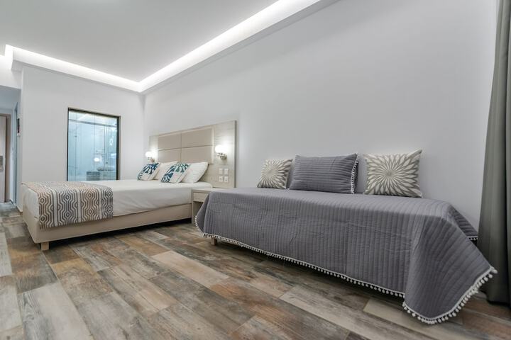 Room 9 of 25