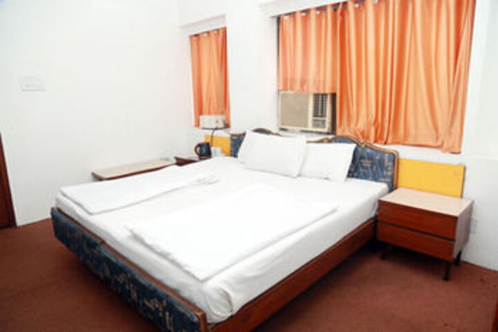Room 12 of 42