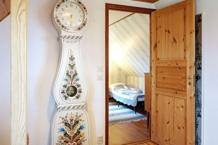 Room 4 of 14