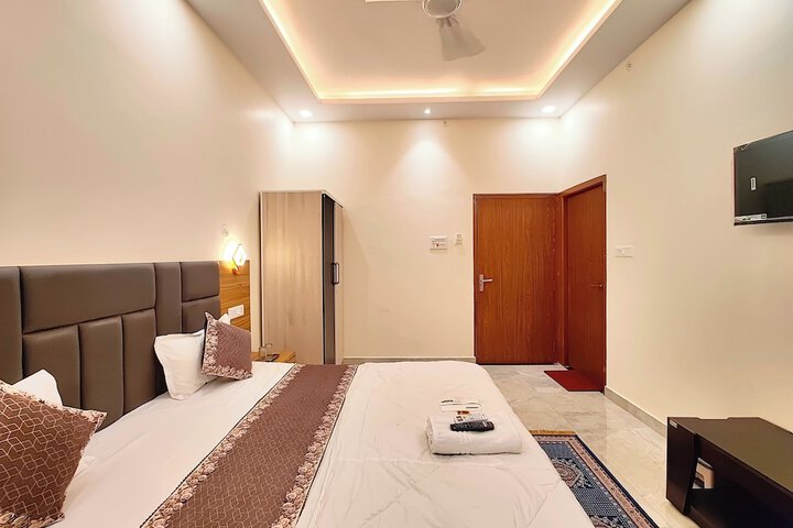 Room 5 of 31