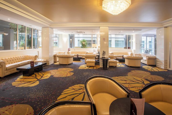 Lounge 60 of 72