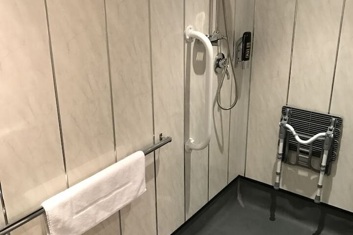 Room 64 of 82