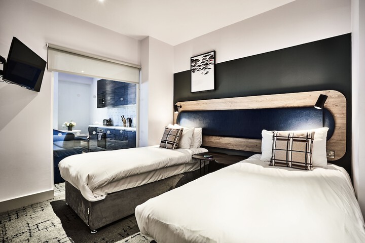 Room 10 of 45