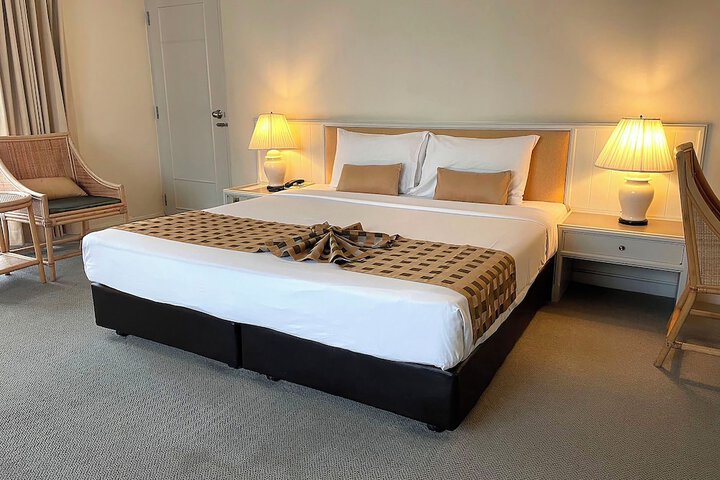 Room 17 of 103