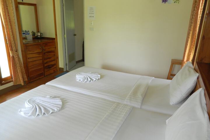 Room 14 of 83