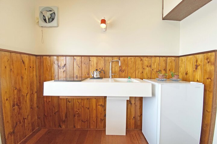Room 4 of 34