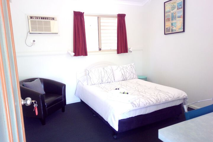 Room 3 of 35