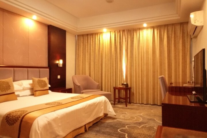 Room 9 of 30