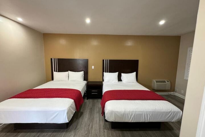 Room 3 of 9
