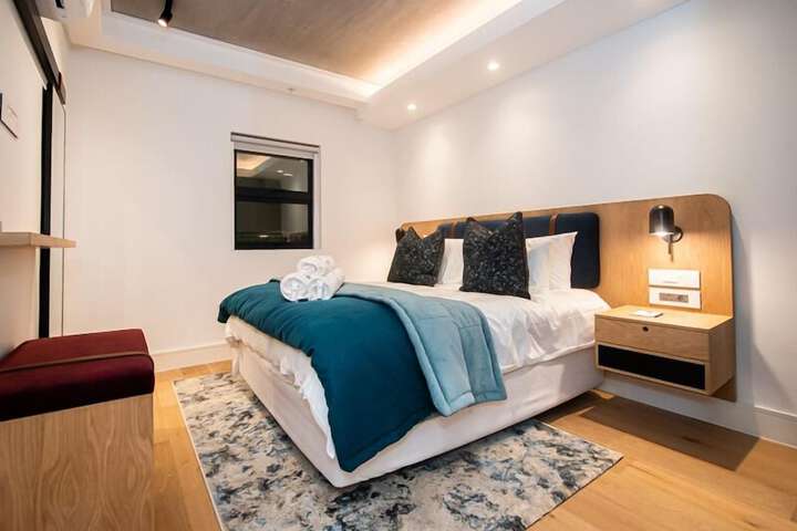 Room 9 of 40