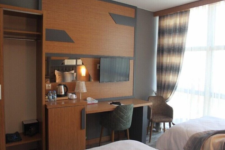 Room 7 of 26
