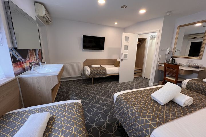 Room 5 of 23
