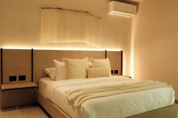 Room 6 of 48