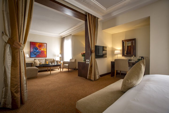 Room 8 of 60
