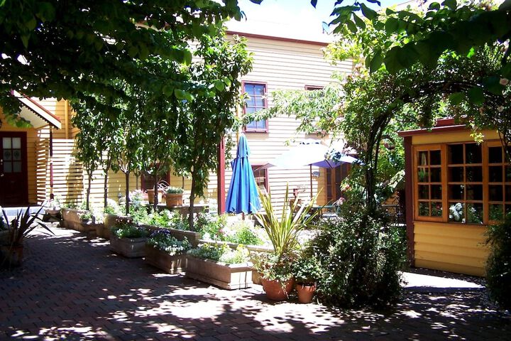 Hotel Exterior 64 of 74