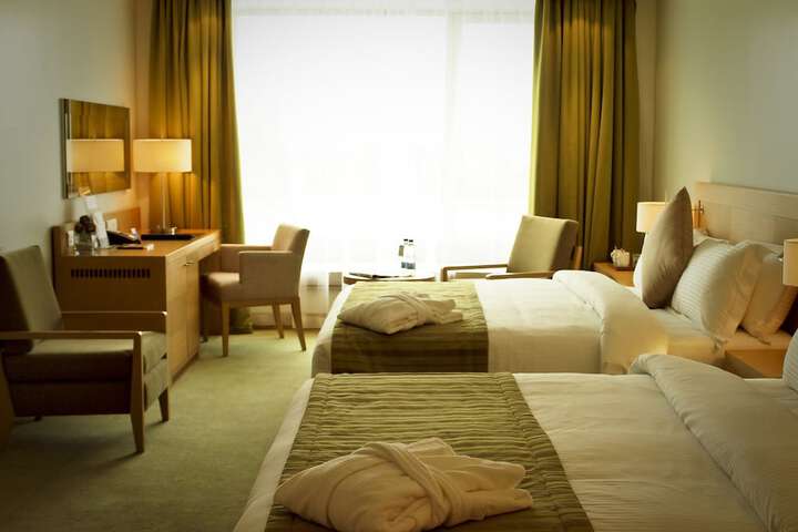 Room 13 of 140