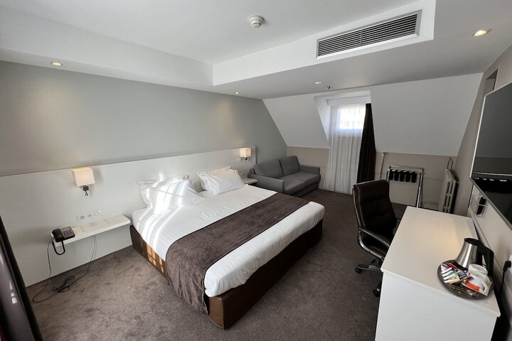 Room 35 of 92