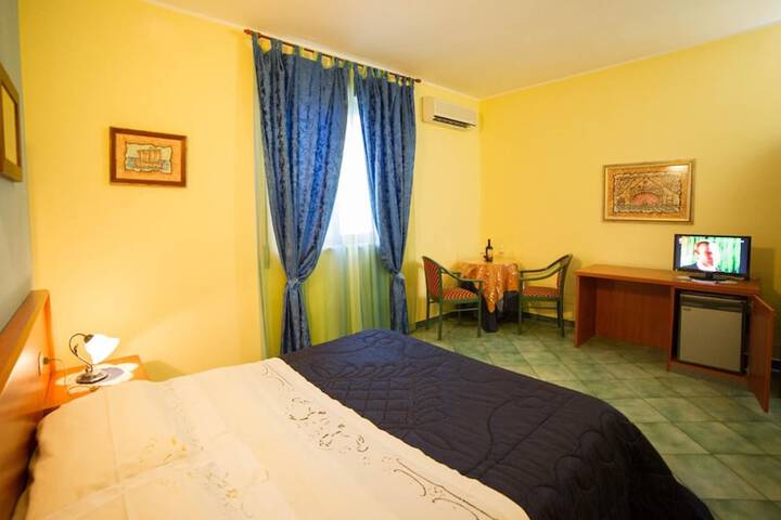 Room 15 of 43