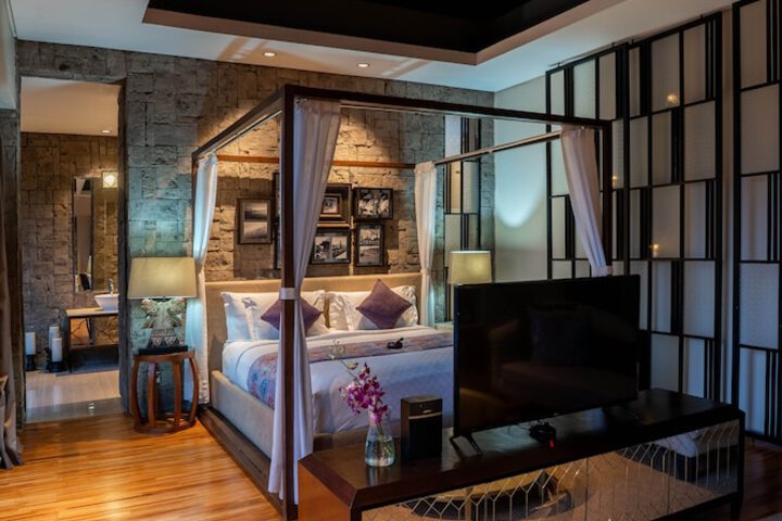 Room 10 of 67