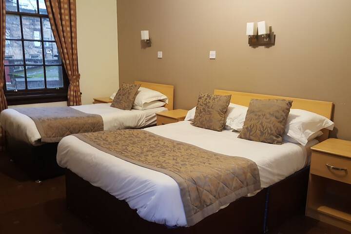 Room 10 of 79