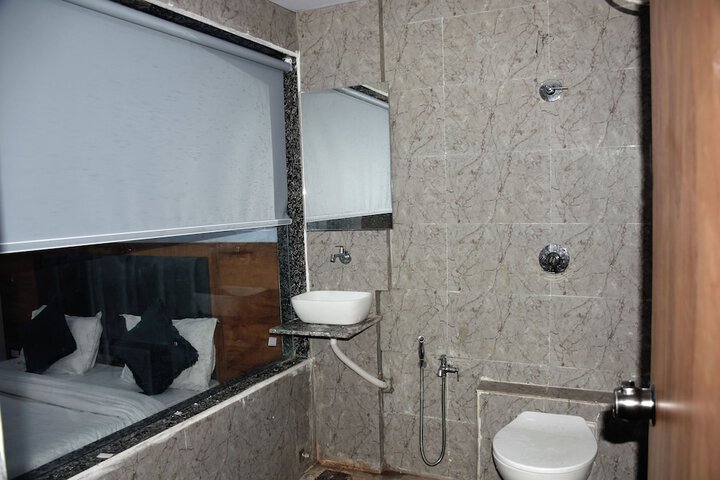 Room 20 of 29
