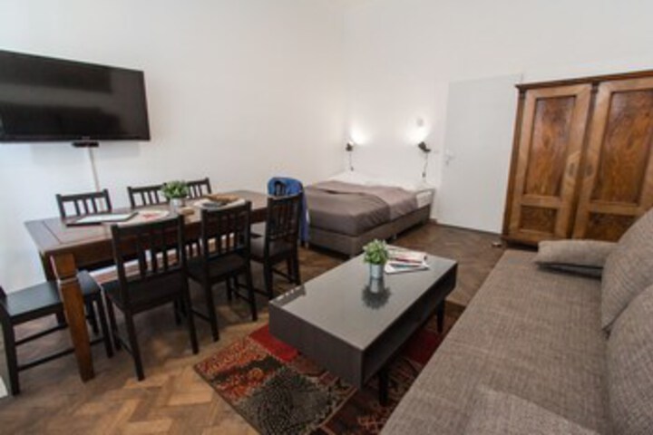 Room 73 of 91
