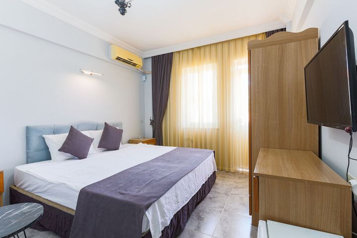 Room 6 of 35