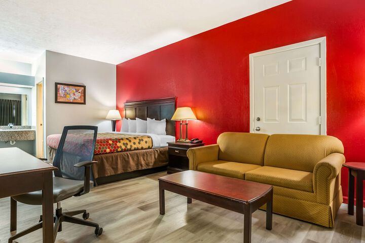 Room 13 of 34