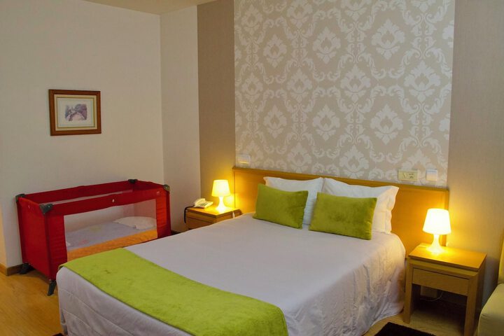 Room 15 of 34