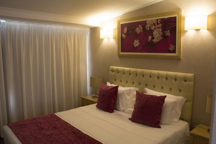 Room 4 of 34