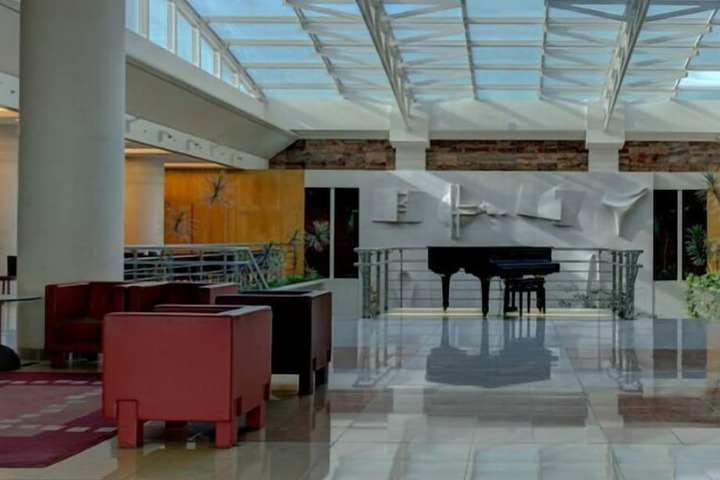 Guest Lobby