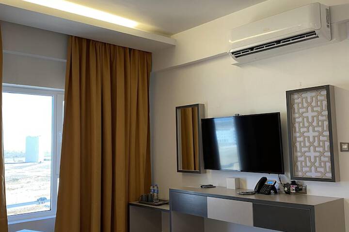 Room 6 of 18