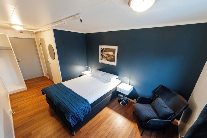 Room 44 of 199