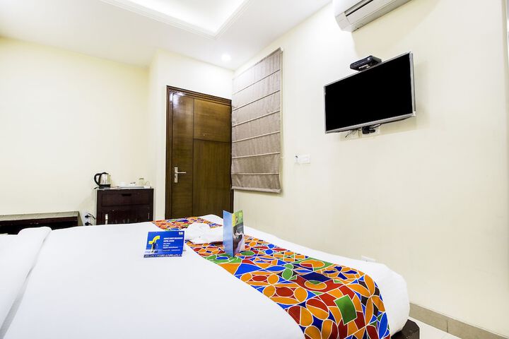 Room 18 of 21