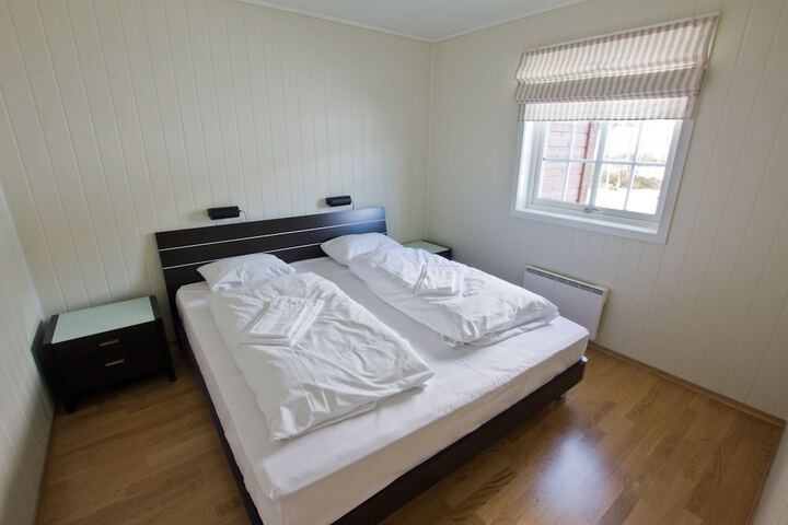 Room 4 of 126