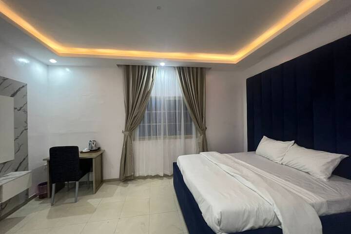 Room 2 of 8