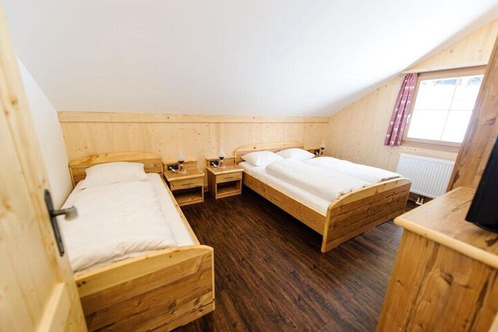 Room 3 of 23