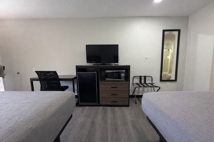 Room 3 of 48